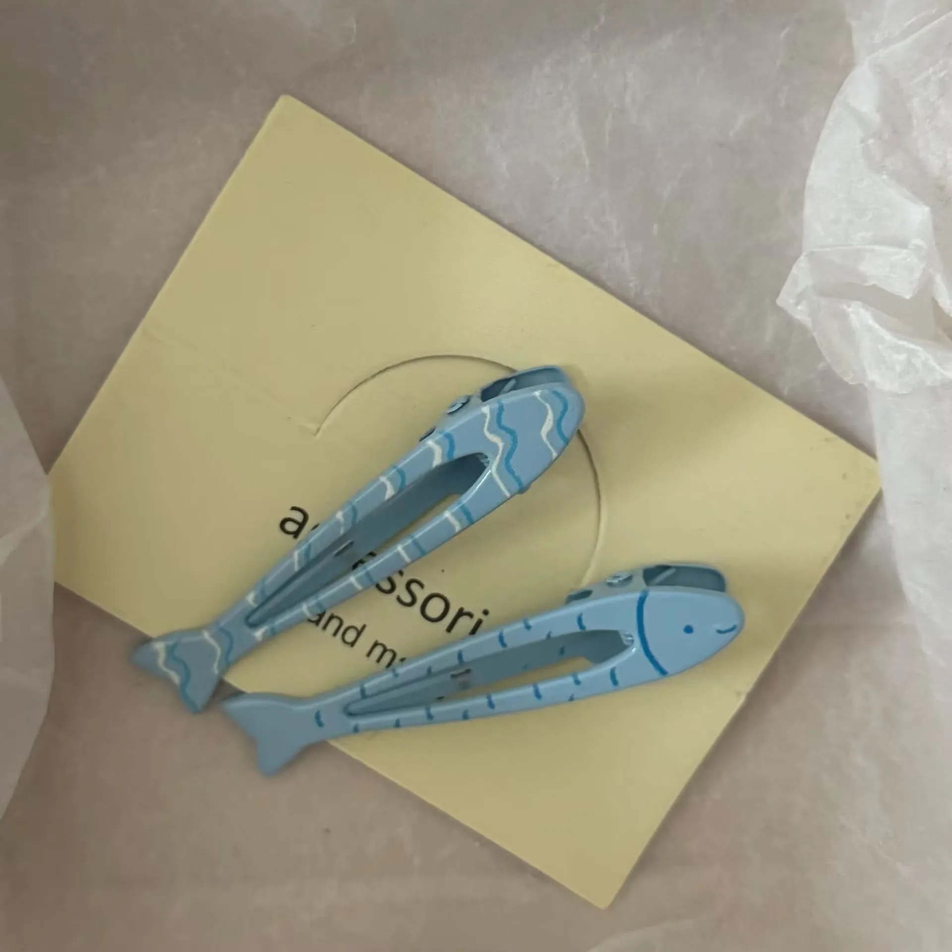 2pcs Blue Gradient Fish Metal Hair Clips, Minimalist Versatile Side Duckbill Clips for Girls