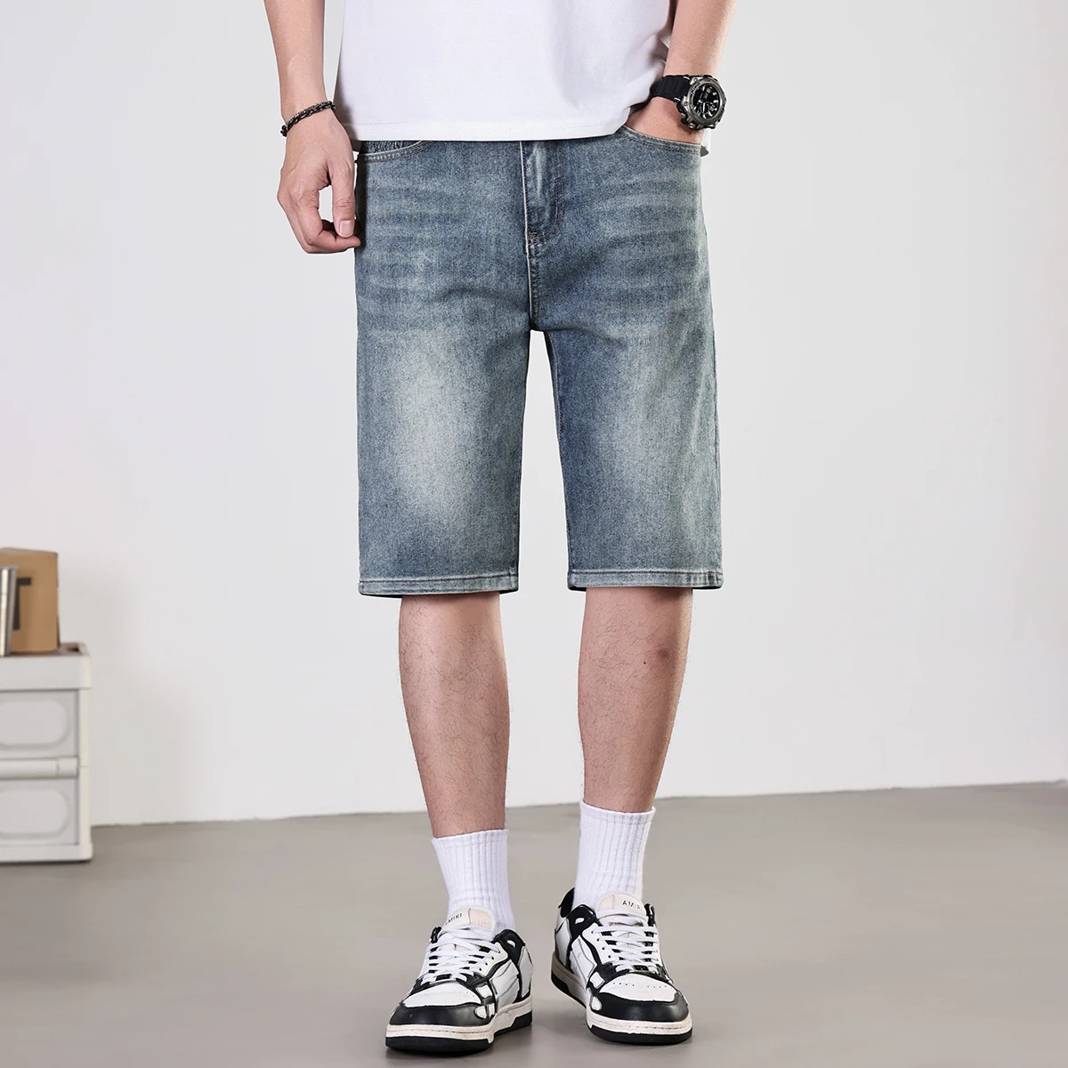 Thin straight leg shorts for men in the summer of 2025 versatile casual mid length pants retro distressed  jeans for men