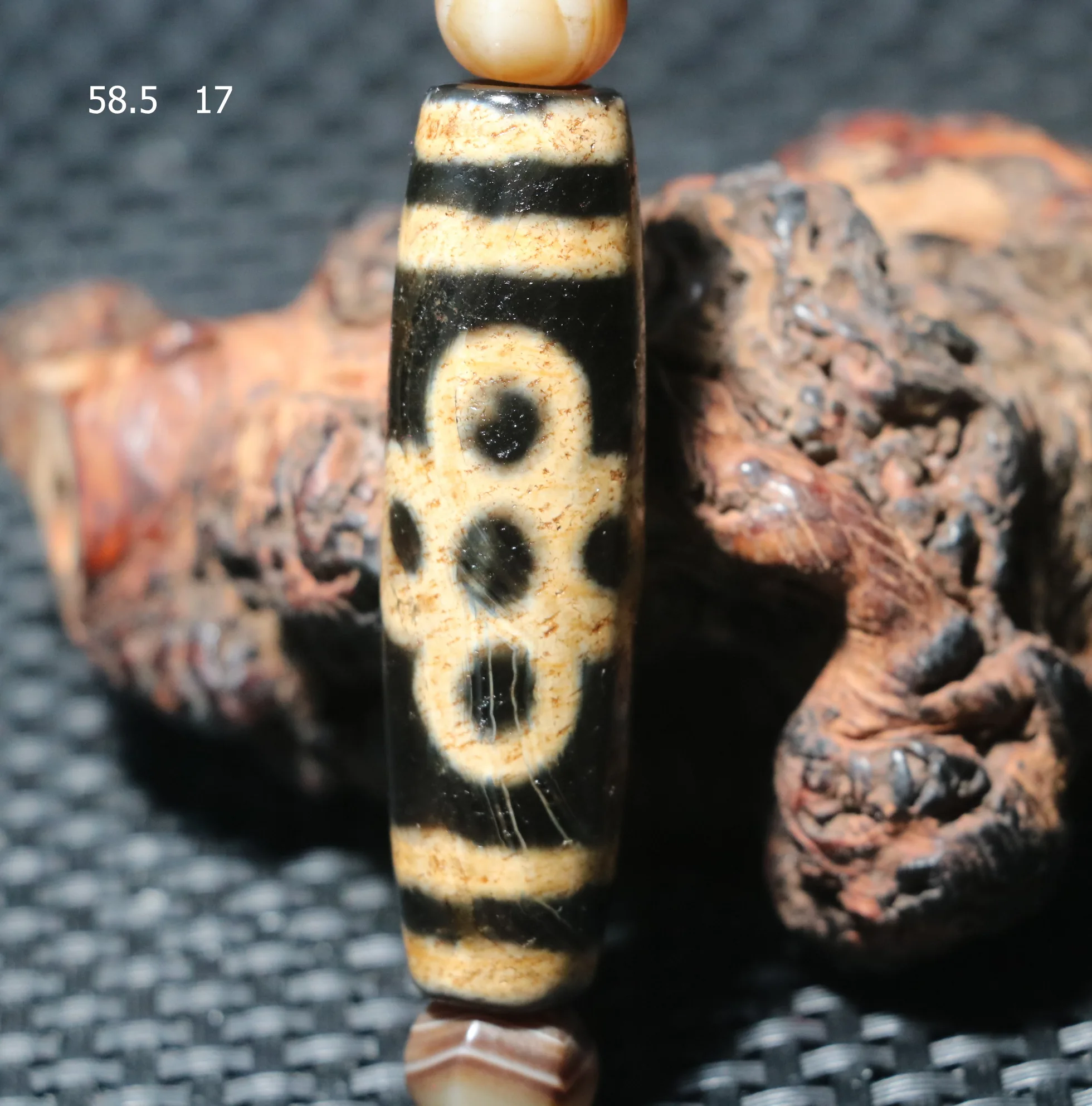 UPD0514A2 Power Energy Tibetan Old Agate Rare Pattern 5 Eyed Lightening Fast Speaker Shape Hole dZi Bead  Gem Amulet  Jewelry