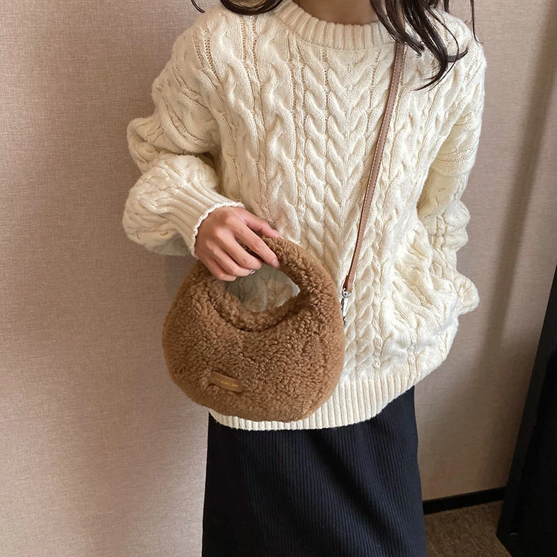 Half Moon Design Lamb Wool Handbag Clutch Bag For Women 2023 Winter Soft Fluffy Hand Bag Semicircle Plush Crossbody Bag bolsa