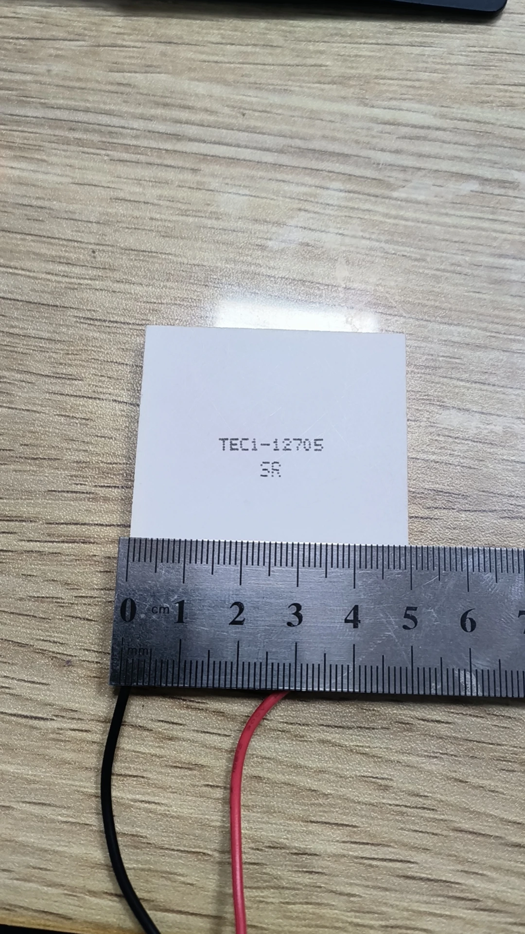 Semiconductor Refrigeração Chip Hot Spot Cooler Adequado para Dispensador de Água Geladeira do Carro 12v 50×50 mm Tec112705 sr