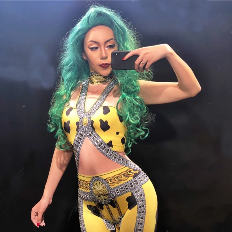 النقاط السوداء المطبوعة بذلة الراين الأصفر تمتد السروال القصير مثير القطب الرقص بذلة ملهى ليلي حفلة احتفال زي DT541