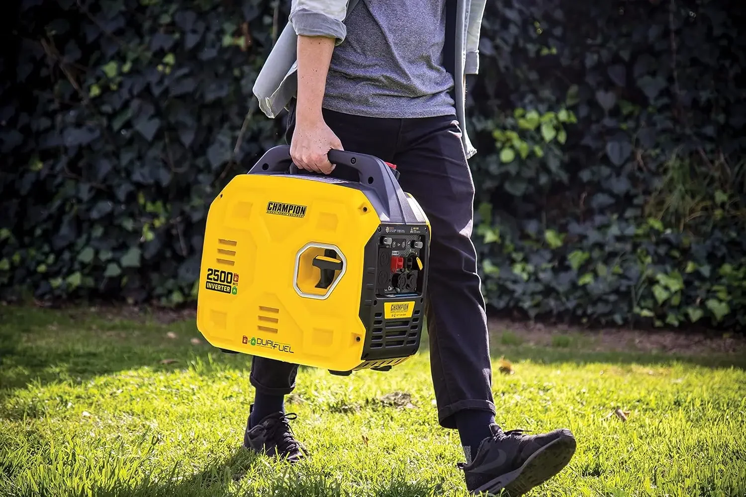 [XMSJ-مخزون محدود، اشتر الآن! ] مولد عاكس محمول خفيف الوزن مزدوج الوقود بقدرة 2500 وات مع تقنية هادئة ودرع ثاني أكسيد الكربون