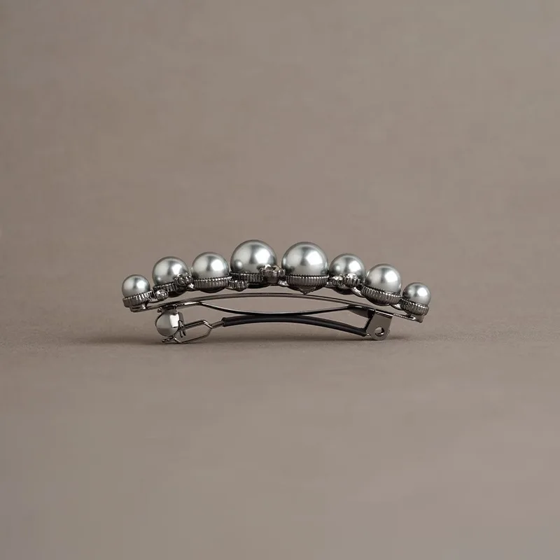 Elegante graue Perlen-Strass-Haarspange – Hochwertige Damen-Haarspange für den Hinterkopf, halbgebundenes Frühlings-Haarclip-Design, französische Haaraccessoires – Detail 2