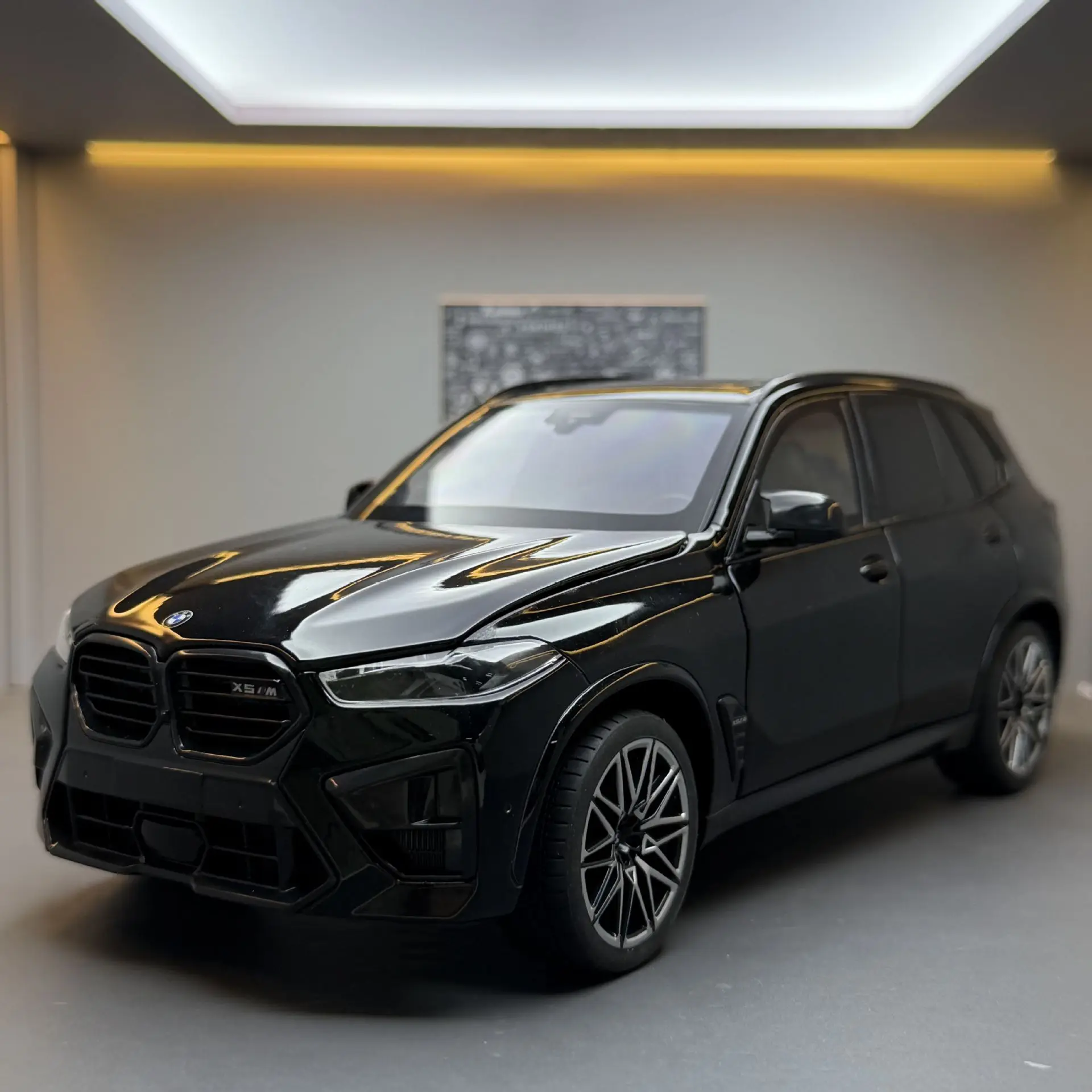 

1:18 X5M, детская игрушечная модель, украшение, праздничный подарок, литая под давлением модель автомобиля из сплава, Коллекционная модель