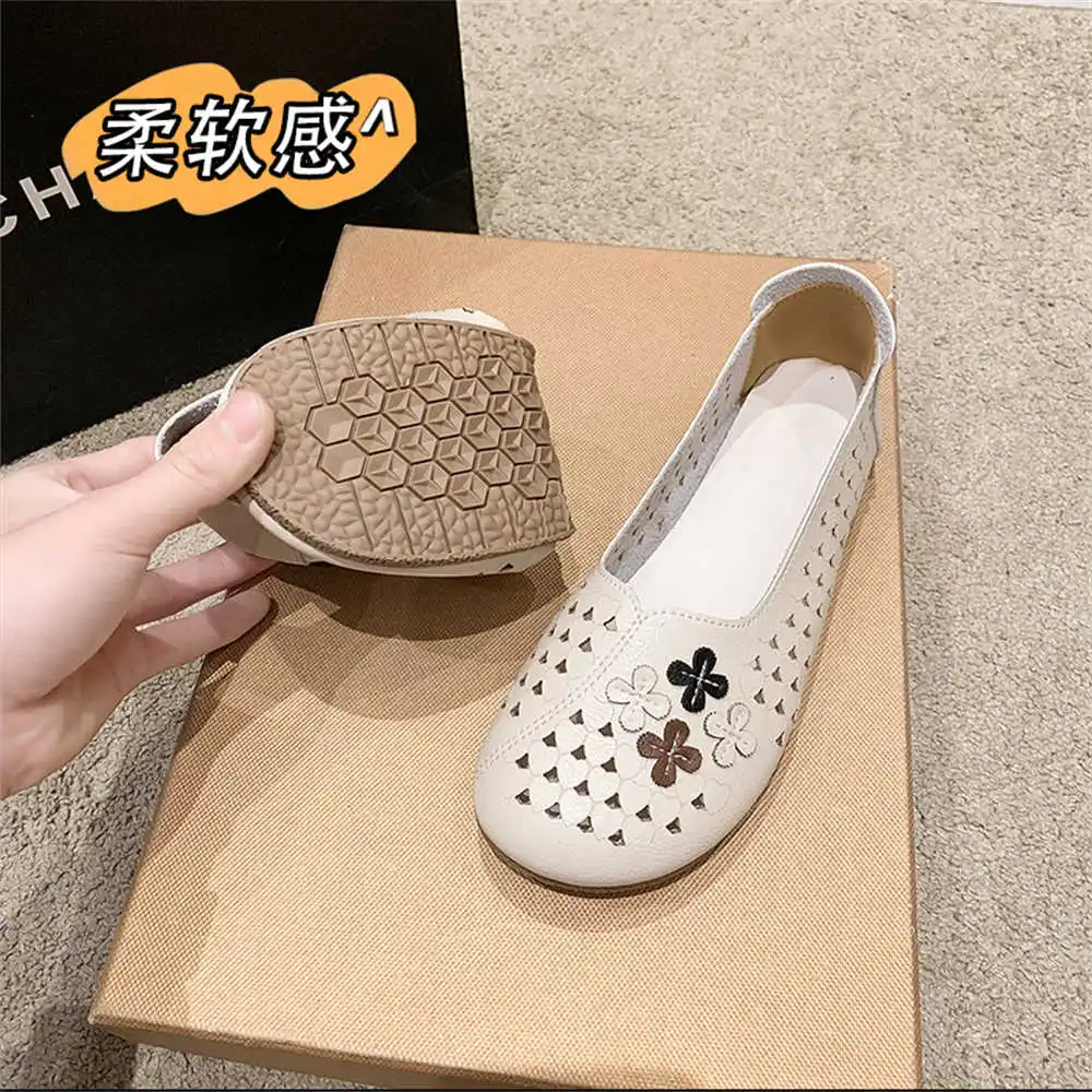 

Размер 42. Мокасим, двухцветная обувь. Тканые красочные кроссовки для женщин. Тренажерный зал. Теннис. Женский спортсмен. Самый продаваемый дизайнер.