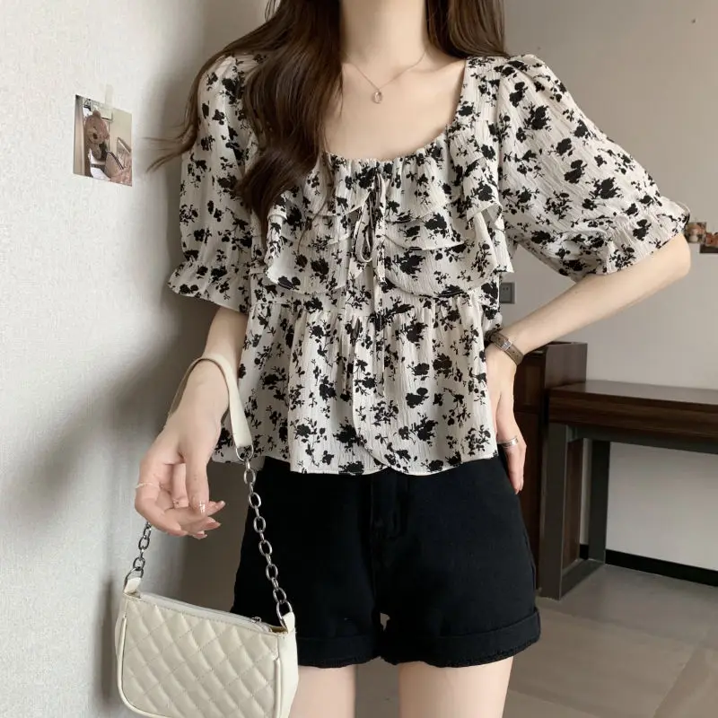 French Style Floral Printed Short Sleeved Shirt for Women\'s Casual Versatile Comfortable Loose Age Reducing Square Neck Top