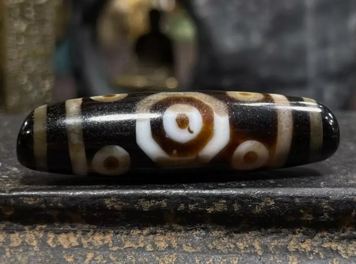 

Tibetan Nepalese Himalayan Ancient agate Old Dzi Talisman 11 eye Beads Amulet