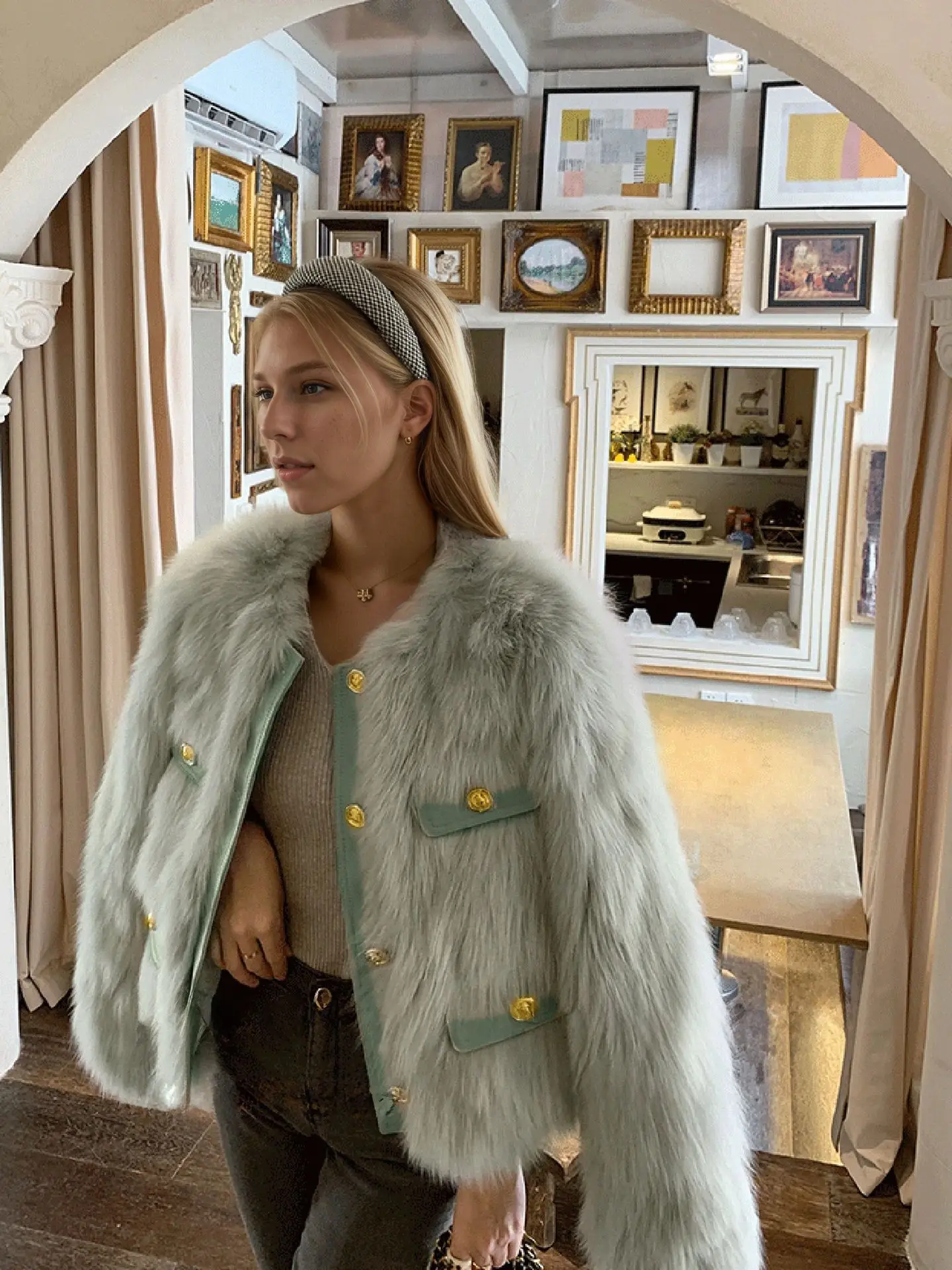 Women's Fashionable Short Fox Fur Jacket High-End Beautiful Integrated Design New Arrival
