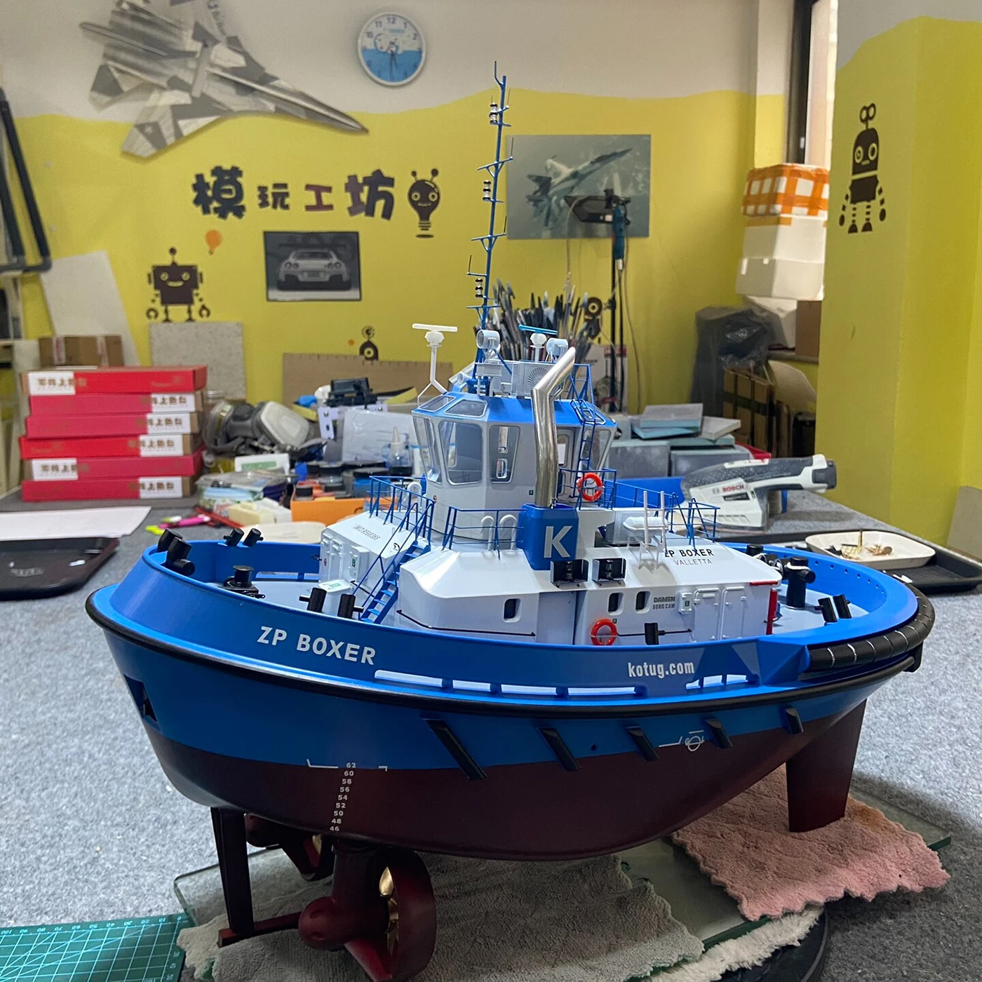 

1/48 RC Корабли 52 см Damen 2412 Двойной моторный пульт дистанционного управления Буксир с динамическим радаром и подсветкой RC Schiffe Модель RTR Корабль Игрушка в подарок