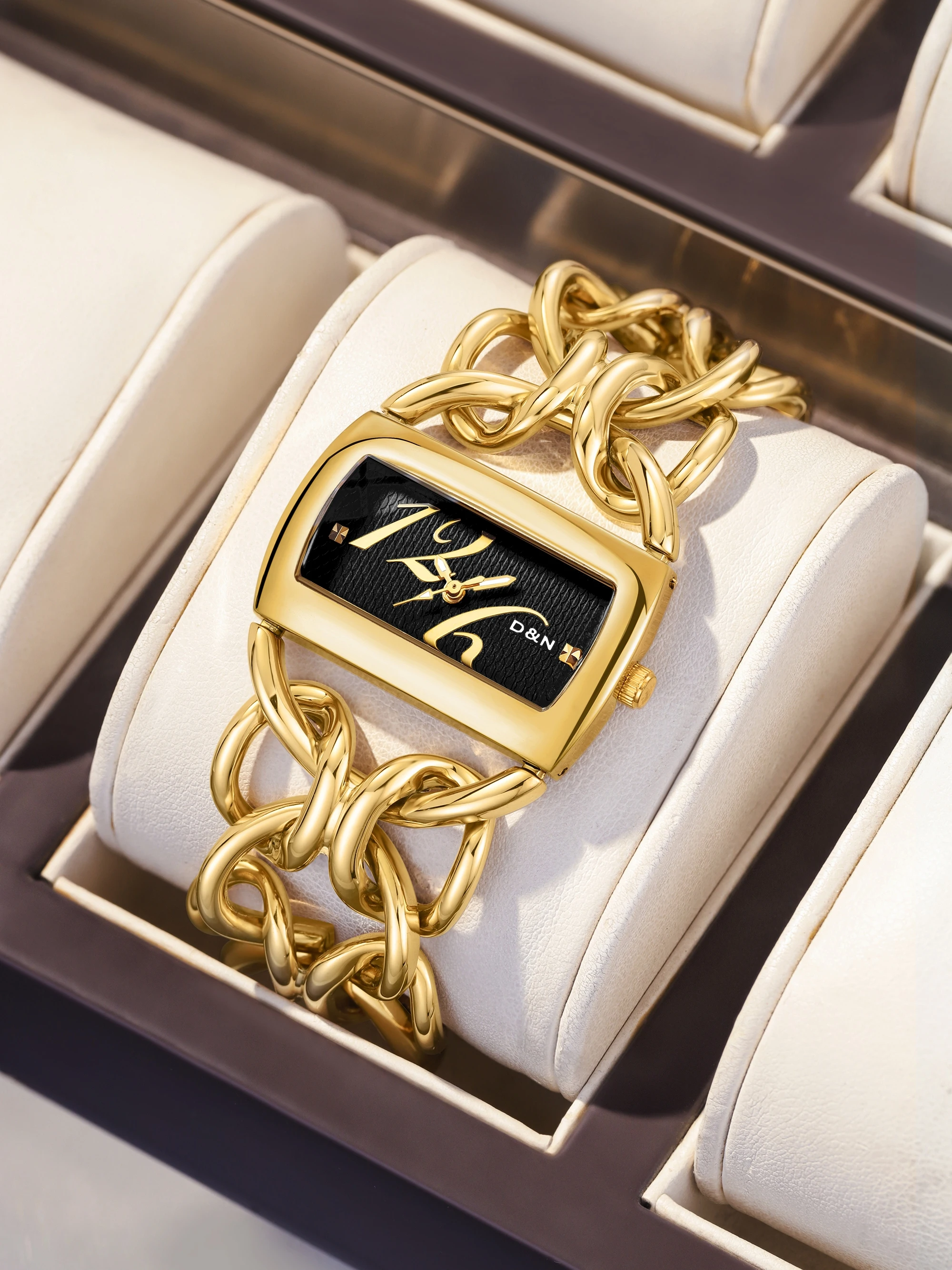 【DAYAND NIGHT】2025 New Women's Luxury Gold Quartz Bracelet: A Chic Statement Piece from Trend-Driven Designers