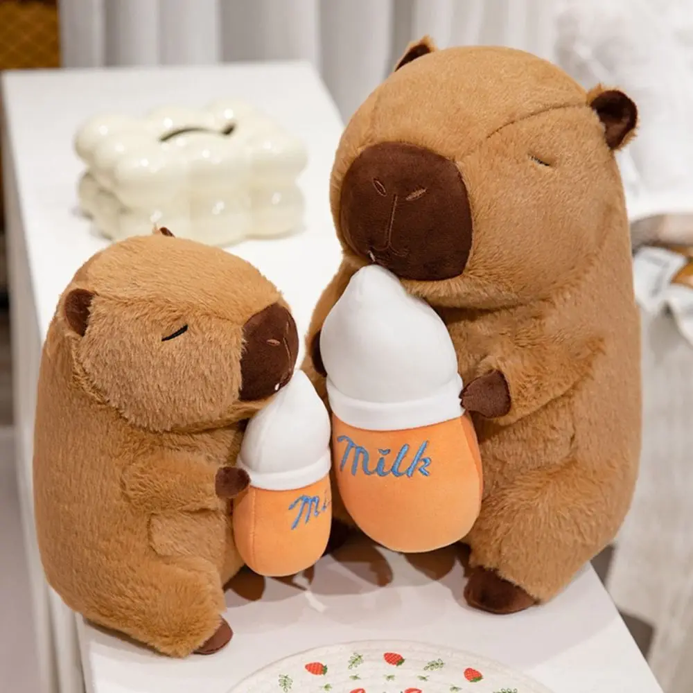 Feeder Capybara Plush Toy Holding Bottle Fluffy Capibara Anime Fluffty Toy PP Cotton Simulation Capybara Plush Doll