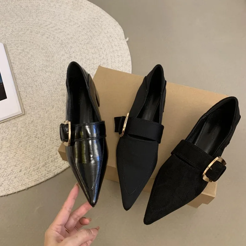 

2026 Hot Selling New Block Heel Metal Buckle Single Shoes Fashion Pointed Toe Deep Mouth Suede Soft Sole Non-Slip Low Top Shoes