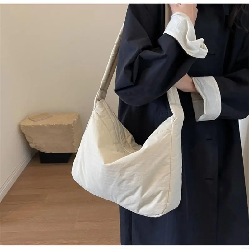

Convenient Crossbody Bag for Women Nylon Shoulder Bag with Spacious Interior 20CA