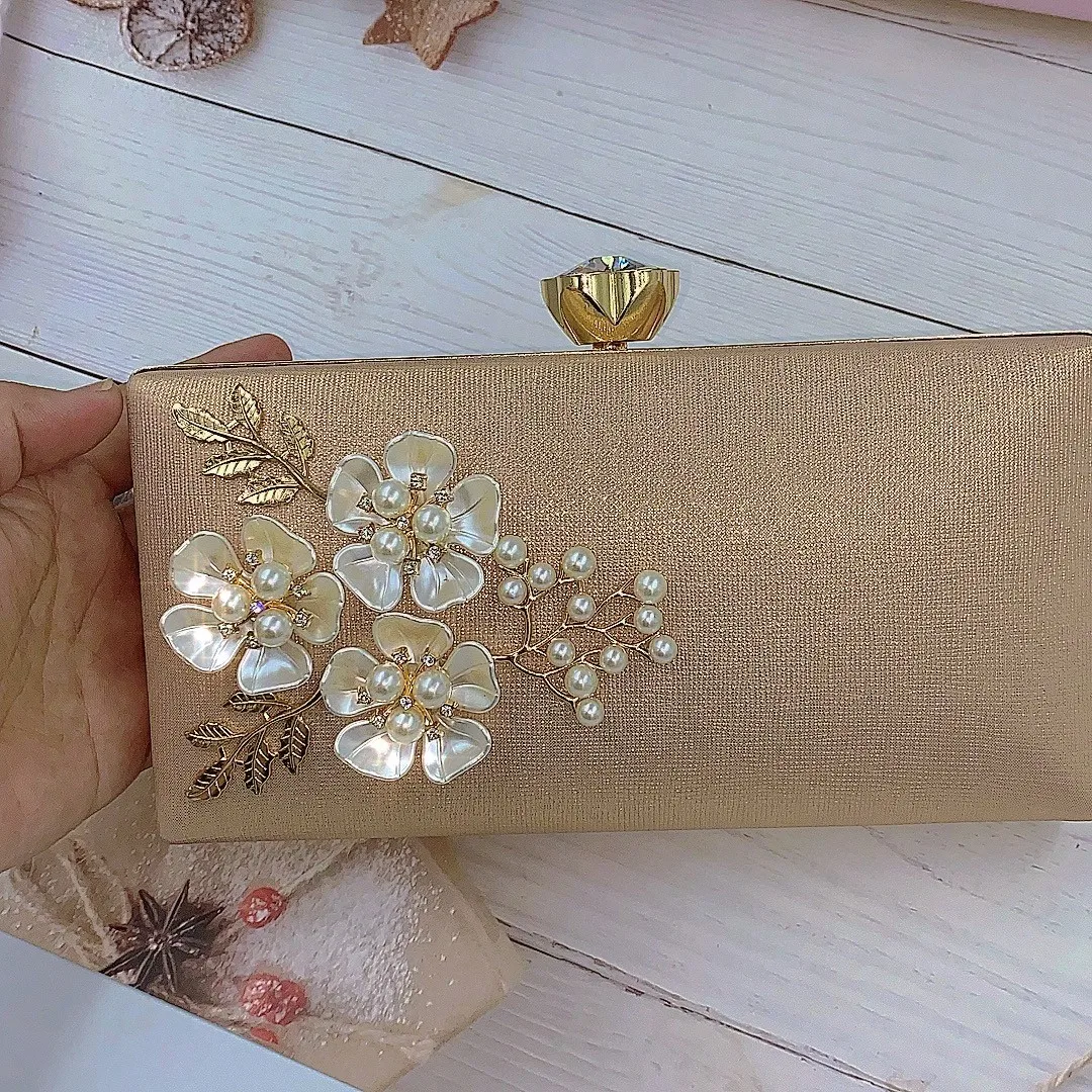 

Fancy Applique Flower Evening Clutch BagWith Rhinestone Buckle Elegant Formal Handbag Clutch Bag For Wedding Party Bridal Purses