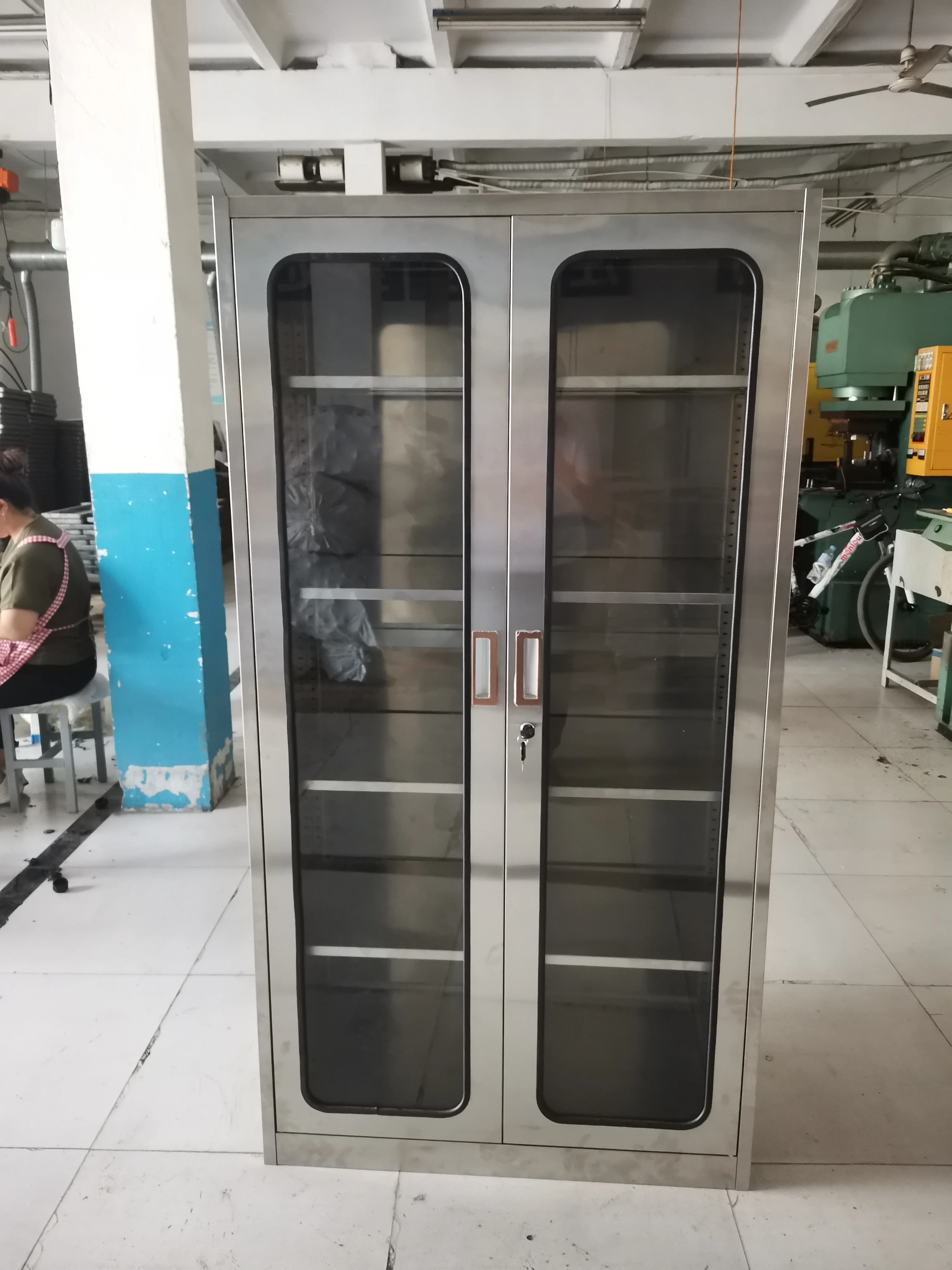 بيع المصنع مباشرة خزانة تخزين الكاشف الكيميائي خزانة عرض المختبر للمستشفى