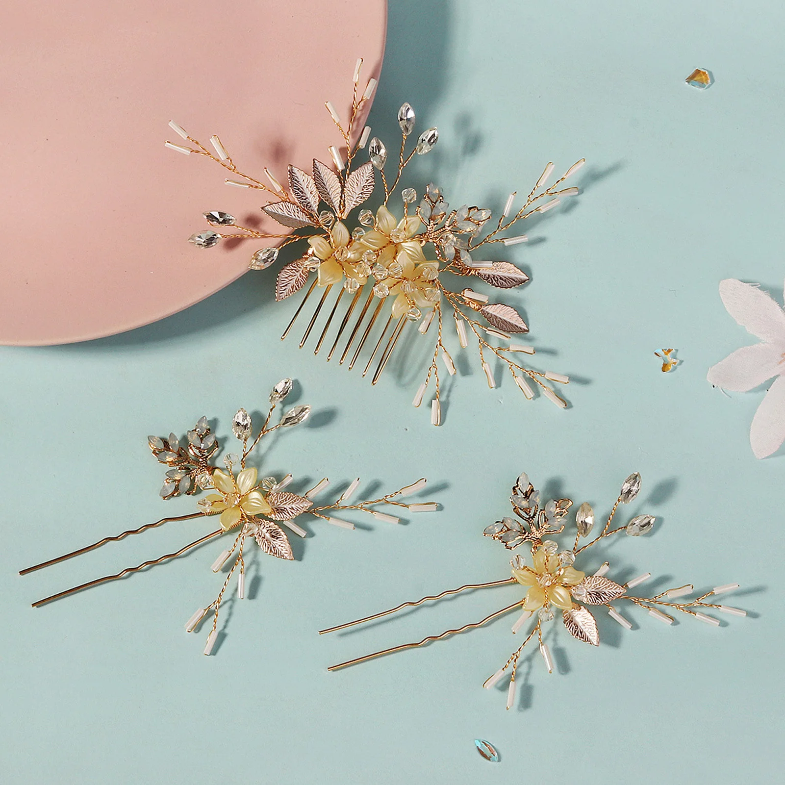 

3pcs Golden Flower Hair Comb U-shaped Hairpin Retro Leaf Crystal Hair Clip Bride Wedding Hair Accessoreis Elegant Prom Headwear