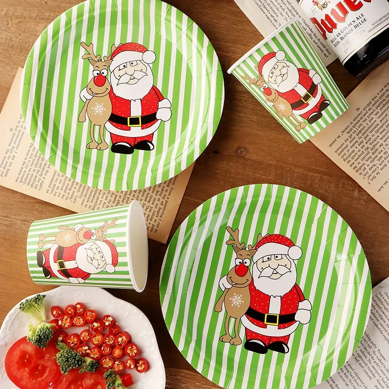 

10Pcs/set Disposable Tableware Paper Plates Cups Santa Claus Merry Christmas Party Accessories