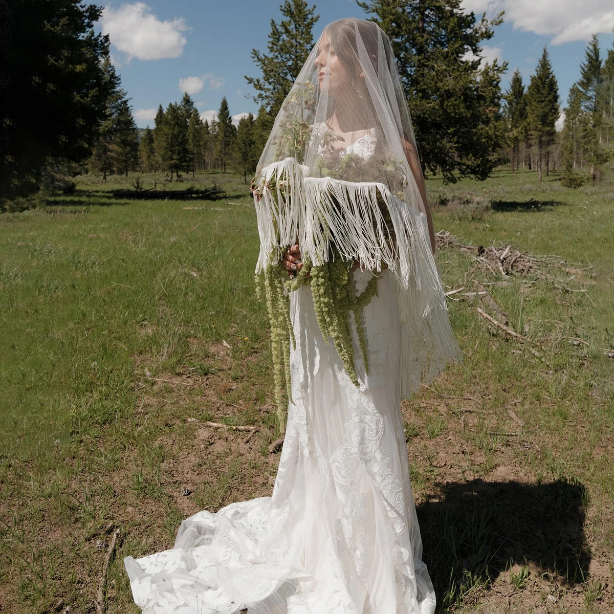 Finged Bridal Veils With Blusher Comb Customized Fintertip Length Ivory Romantic Wedding Headpiece with Tassels