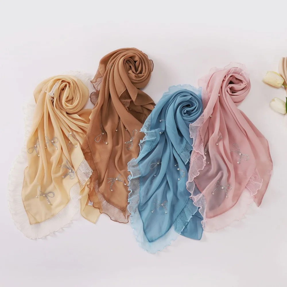 

Дышащие женские квадратные хиджабы 90 × 90 см, однотонный шелковый шарф с жемчужным бантом и кружевными краями, повязки на голову для женщин