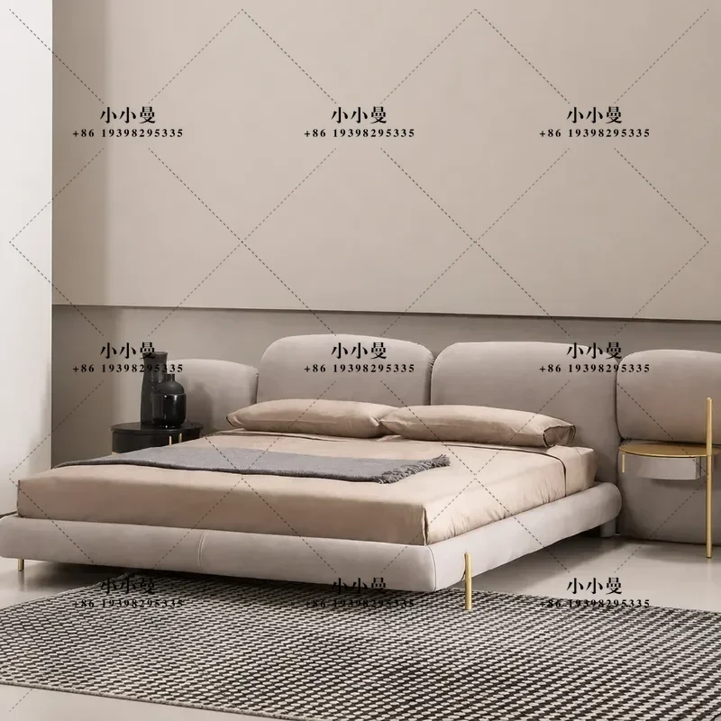 Italian Light Luxury Master Bedroom Double Bed with Cat Scratch Resistant Flannel and Tech Cloth Upholstery for Modern Home