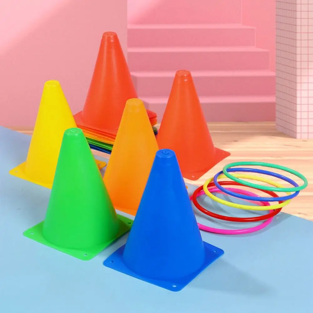 プラスチック製アイスクリームコーンフープ 6コーン+10フープ 収納メッシュバッグ付き スポーツ投げおもちゃ バスケットボール サッカー トレーニング カラーランダム