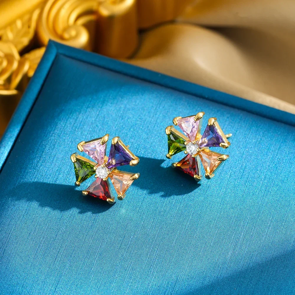 Questo colorato collana da donna in acciaio al titanio presenta un design unico, è alla moda e alla moda, versatile e non sbiadisce