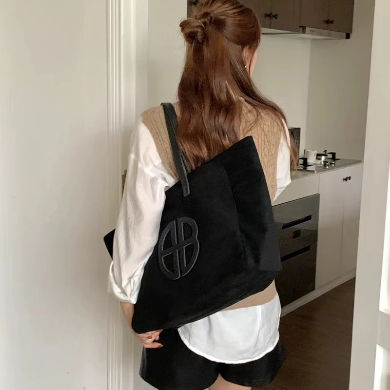 

Women's Large Capacity Tote Bags 2023 New Trendy Retro Handbag Fashionable Versatile Female Shoulder Purses Ladies Commuter Bags