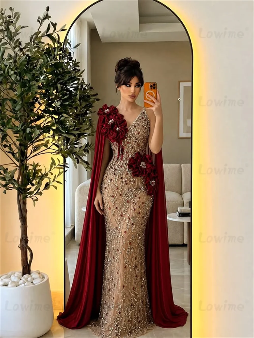 Maßgeschneiderte Burgunderrote Samt-Partykleider mit Cape-Ärmeln, Meerjungfrauen-Abschlussballkleid mit Strass-Perlen, Arabische Abendkleider