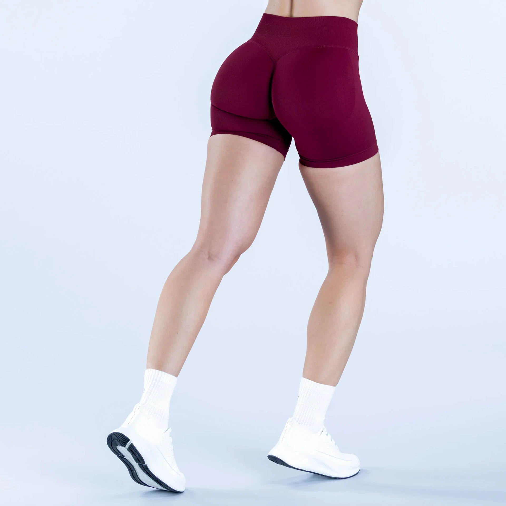 Denyf Damen-Yoga-Set mit dünnen Trägern, rundem Halsausschnitt, nahtlosem Design, herausnehmbaren Einlagen, Sport-BH und Shorts für Fitness-Training. – Detail 19