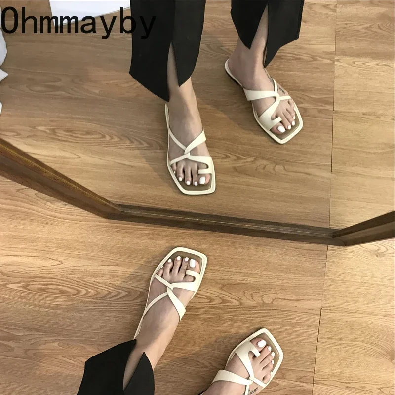 Letnie Gladiatorki damskie kapcie moda eleganckie klipsy Toe mieszkania slajdy buty damskie Casual wakacje na plaży klapki japonki Sandalias