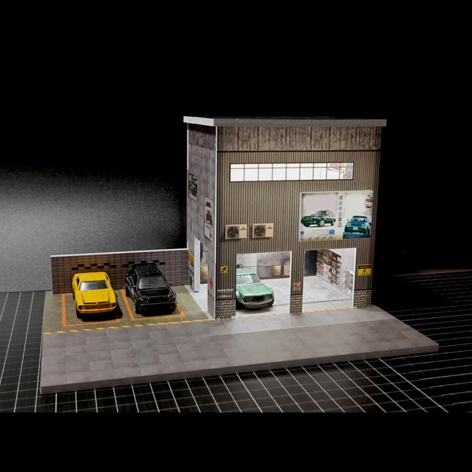 

Car Shop Model Diorama 1/64 Scale Collections Ideal Gift Layout Prop for Men