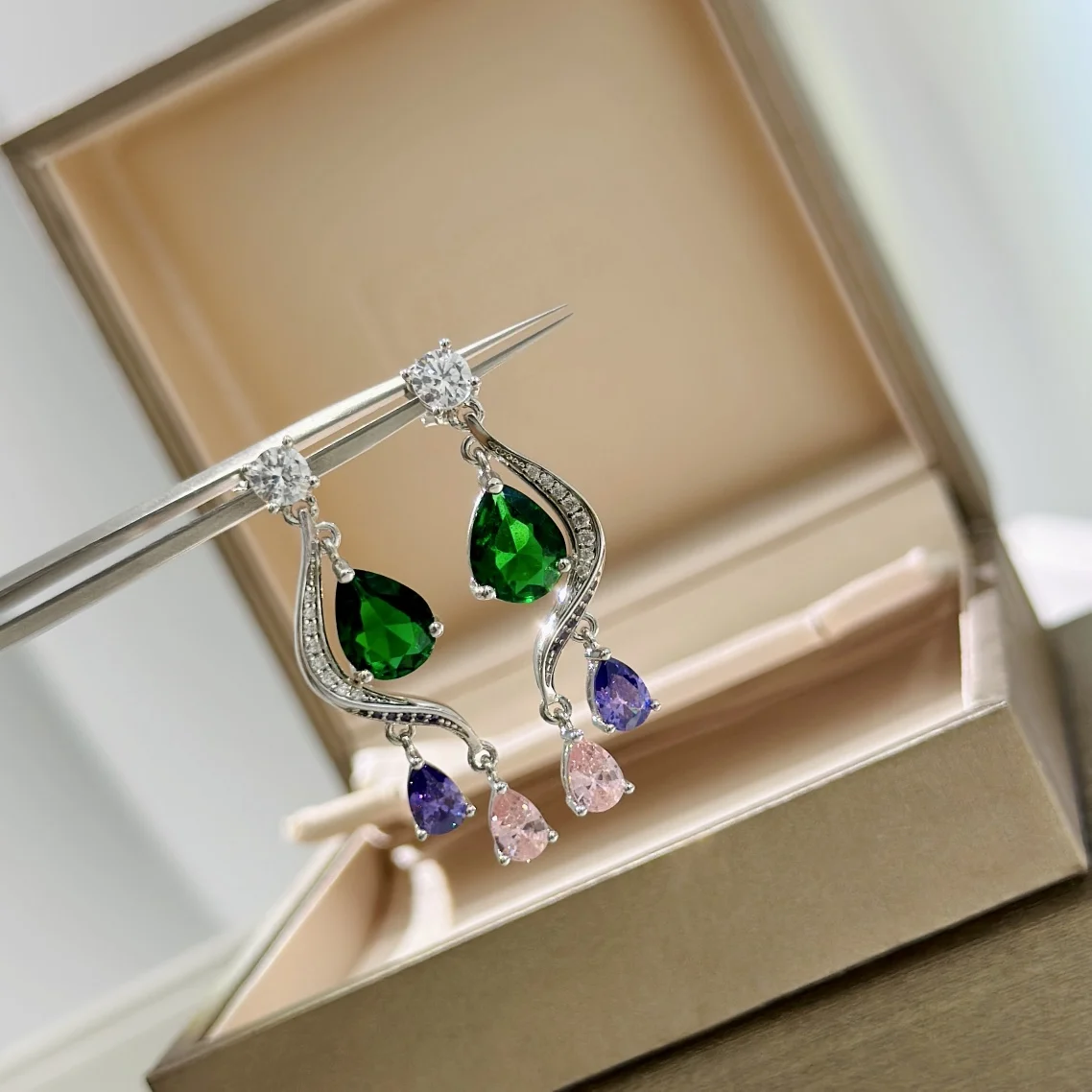 

925 Sterling Silver Gold Plated Pliers with Green Pink Purple Water Drop Diamonds Fashion Style Earrings Female Dinner