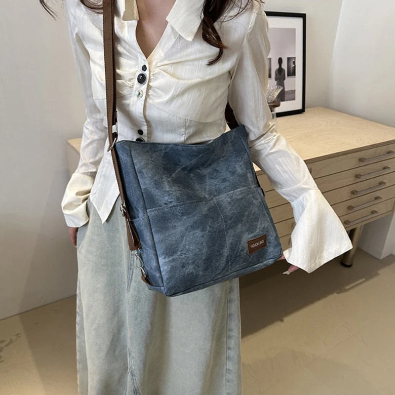 Vintage Solid Color PU Leather Women Fashion Shoulder Sling Bag High-Capacity Simple Wide Strap Bucket Crossbody Bag Commuting