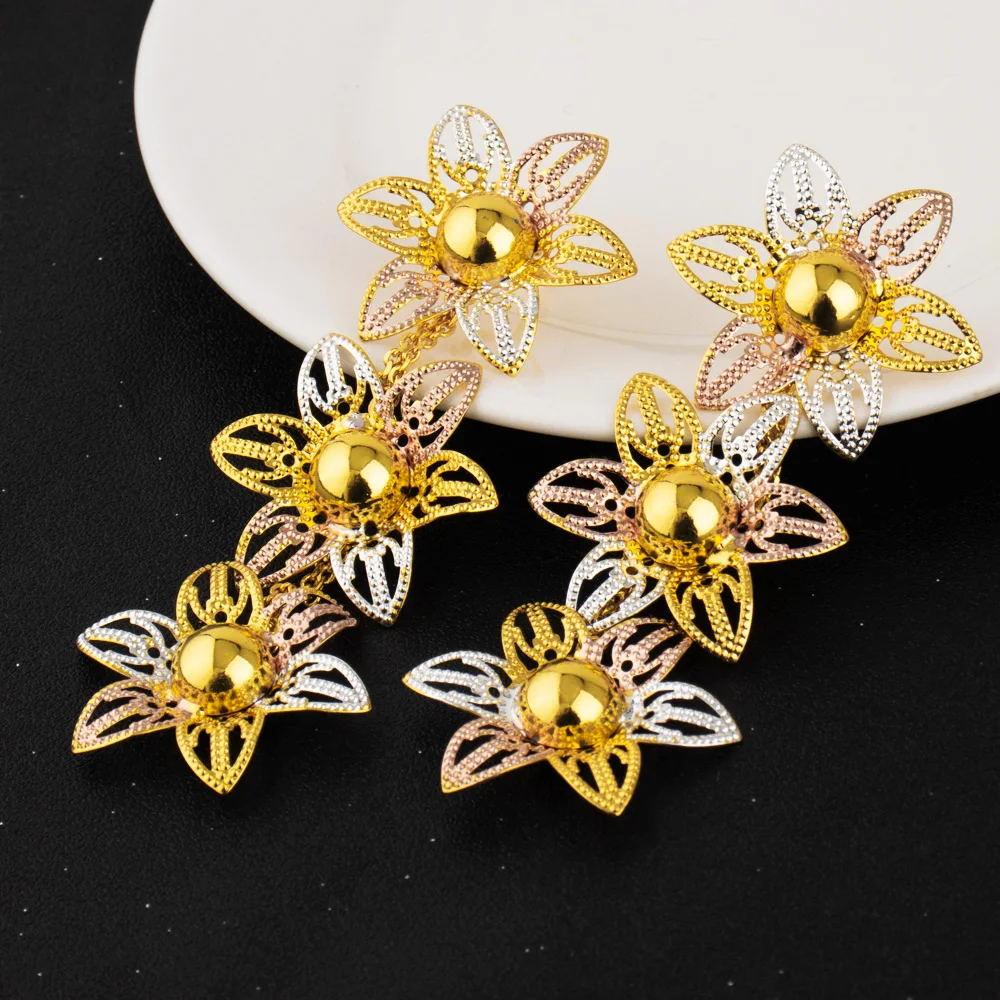 4-teiliges Schmuckset für Damen, vergoldet, mit Gänseblümchen-Muster: Halskette, Ohrringe, Armreif, Blumenring, Schmuck für den täglichen Gebrauch, Geschenkidee – Detail 14