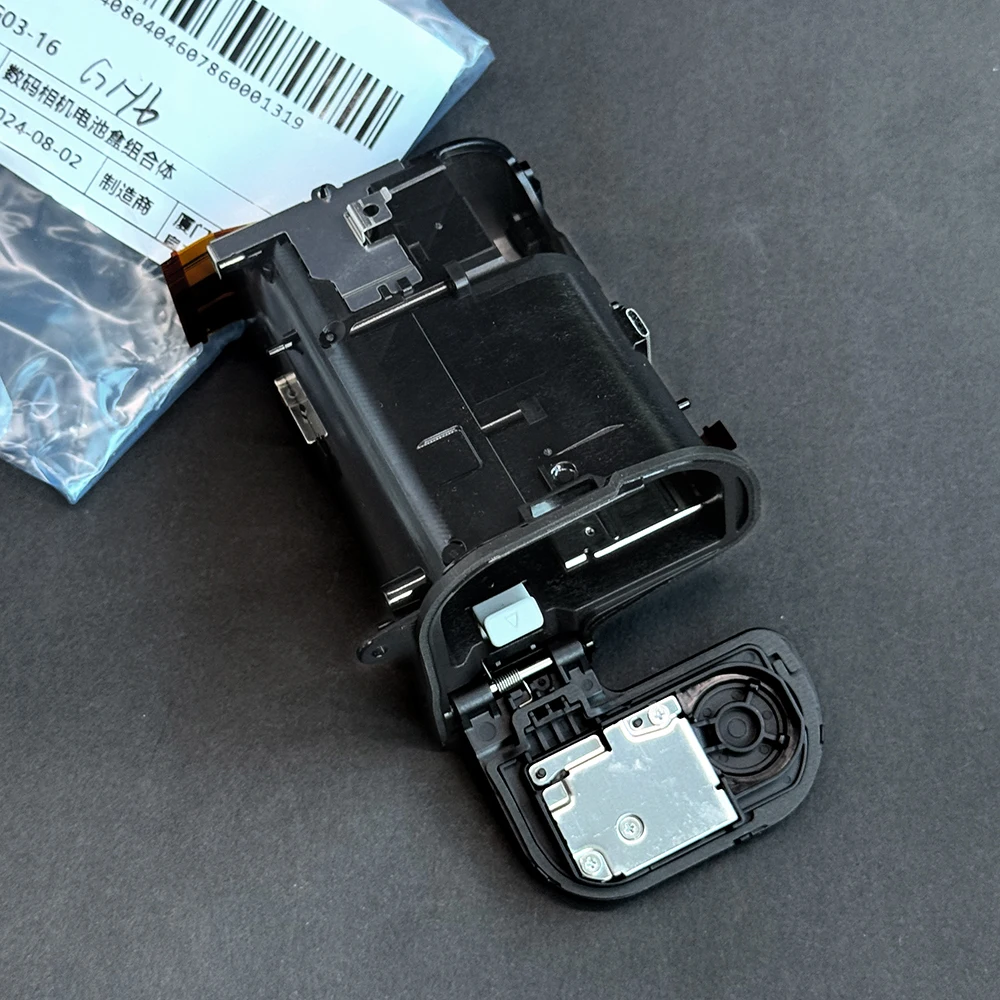 

New Original For Panasonic Lumix DC-GH6 GH6 Battery Cover GH6 Battery Door Digital Camera Repair Part