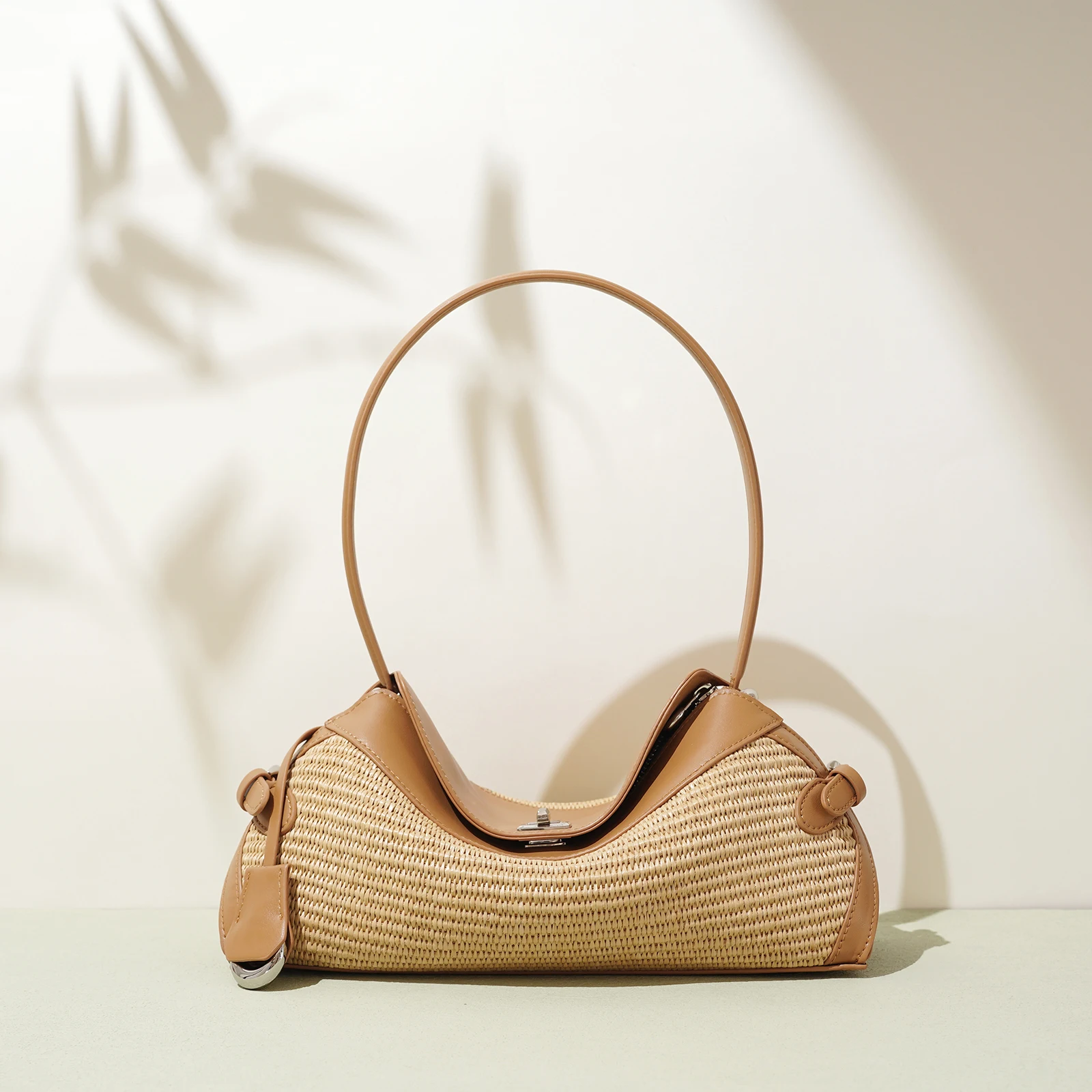 

Handwoven Straw Beach Rodeo Bag Large Capacity Crossbody Shoulder Tote Minimalist Vacation Essentials Fashion Design Handbag