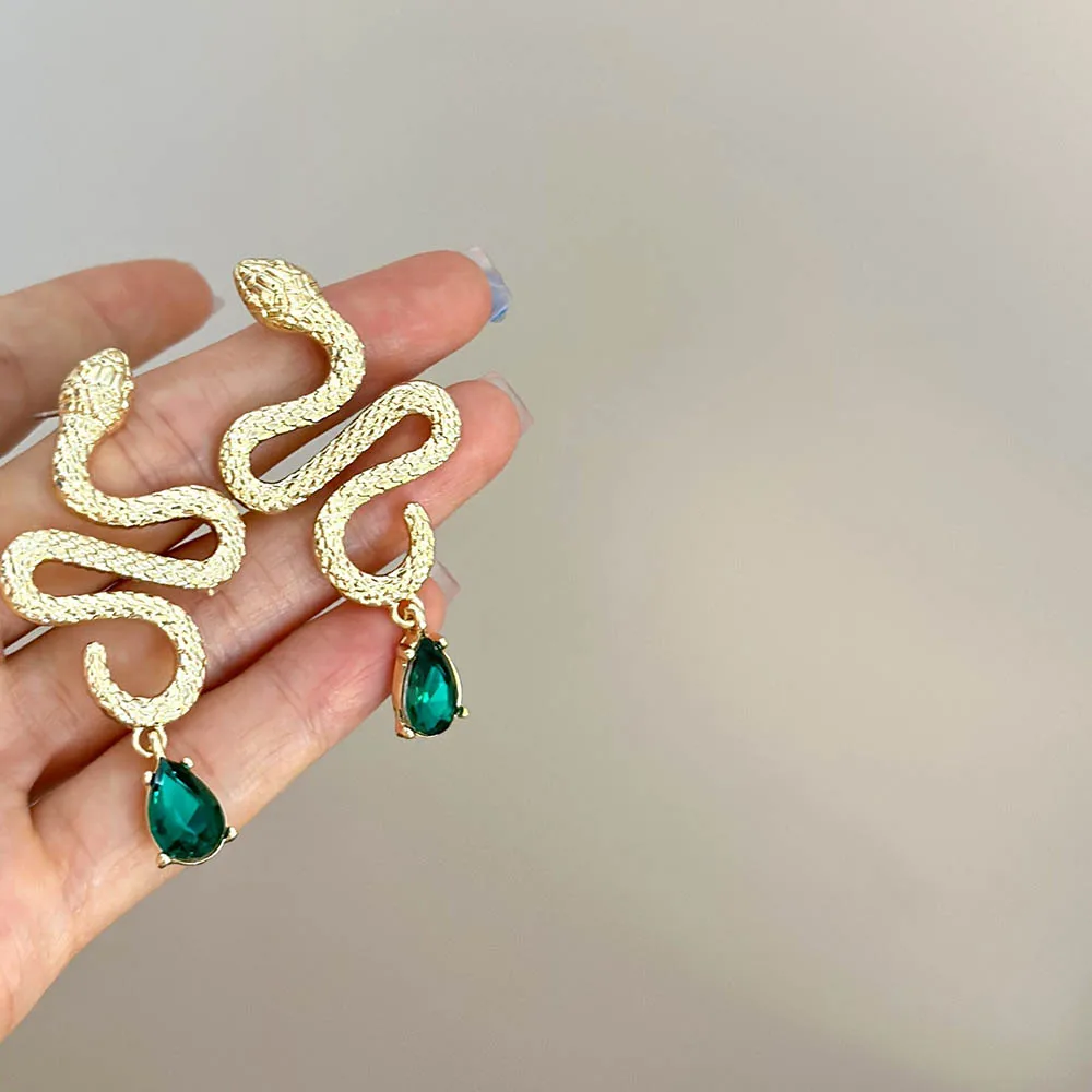 Avant-garde Sexy and Exaggerated Halloween Snake Shaped Clip Earrings for Women Gothic Personalized Trend Girl Rock Jewelry
