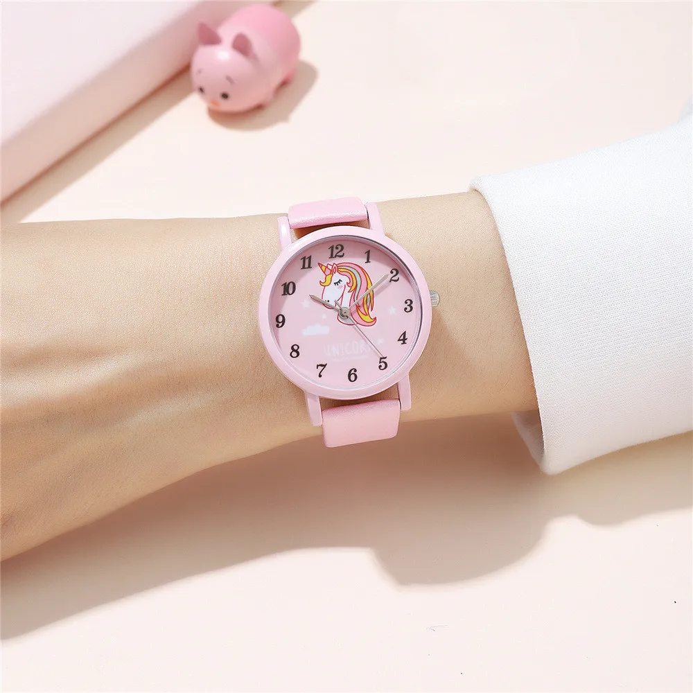 【นาฬิกา+เครื่องประดับ】 นาฬิกาเด็กยูนิคอร์น นาฬิกาควอทซ์สาวสีชมพู ชุดเครื่องประดับผีเสื้อ ของขวัญเด็กผู้หญิง ไม่มีกล่อง