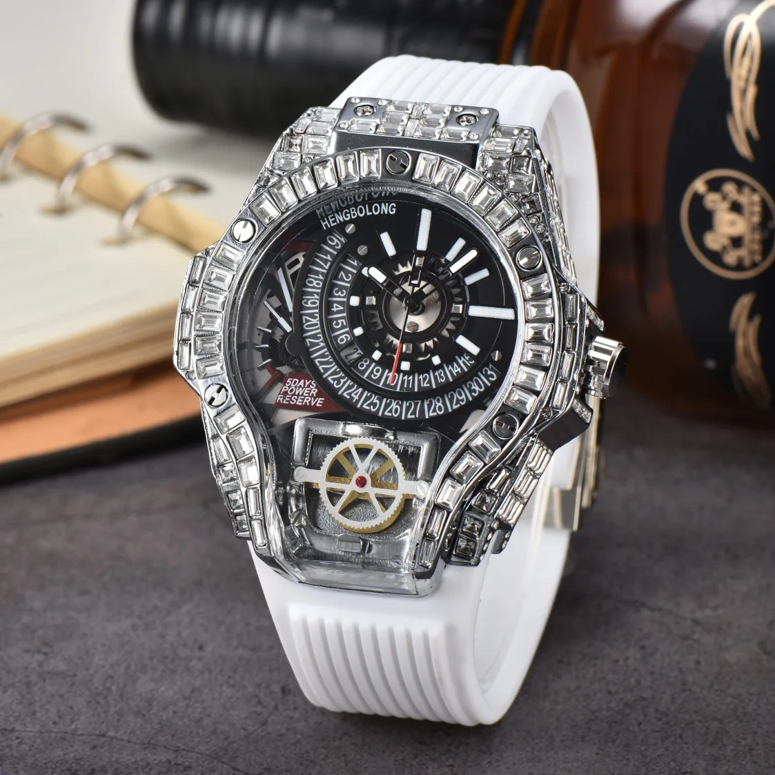 Cassa piena di diamanti Business Luxury Top Orologi da uomo Cinturino in caucciù Colore Creativo Orologio al quarzo decorativo da uomo Orologi AAA Relogio