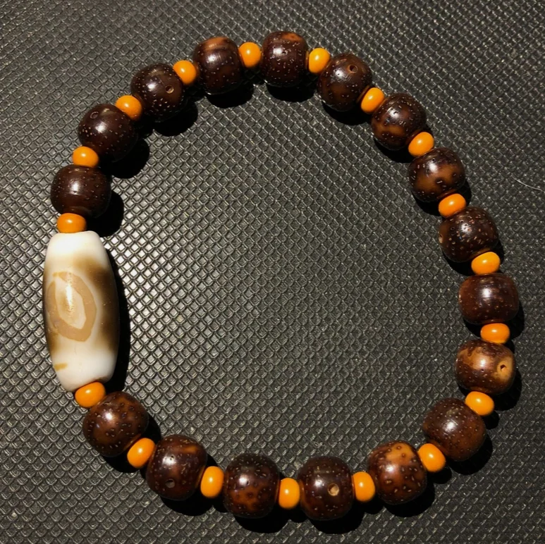 Magic Power Tibetan Old Agate Buddha heart 2Eye Totem dZi Bead bracelet