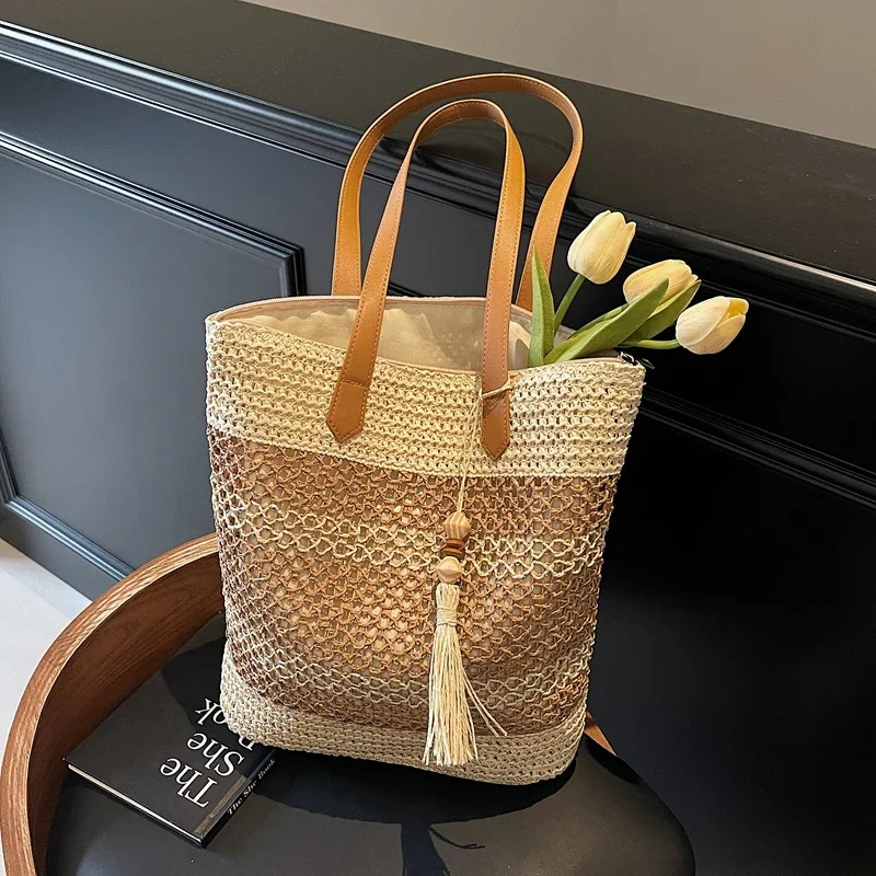 

2025 Straw Weaving Large Capacity New Women's Shoulder Bag Hollow Zipper Trendy Solid Color Simple Fashion Designer Tote Bag
