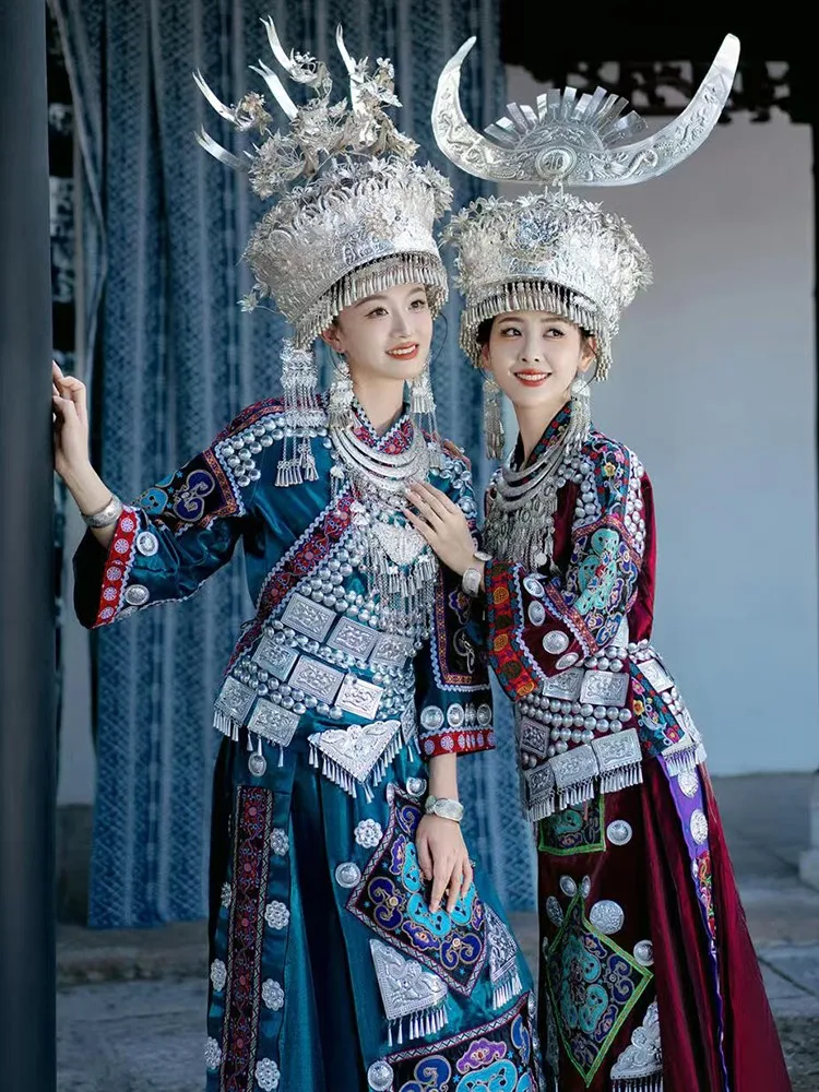 

Ethnic costume for women dark green and red traditional home embroidery dress exotic performance hat