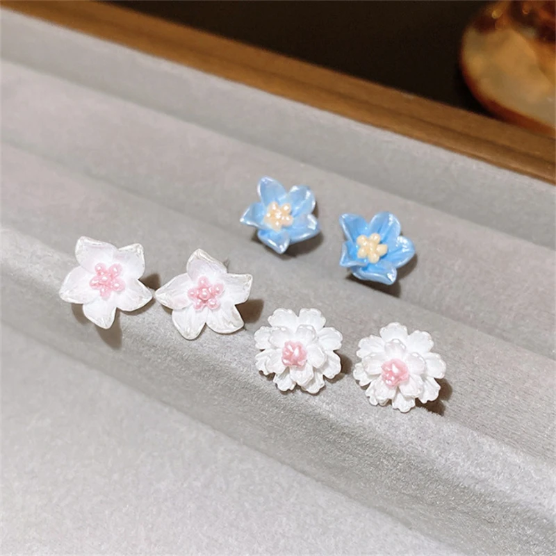 Sweet Simple Resin Camellia Flower Stud Earrings for Women Blue White Fresh Mini Earrings Spring Summer Korea Style Jewelry Gift