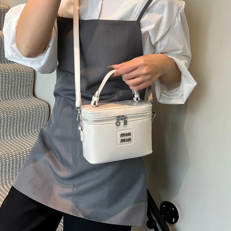 

Elegant Women’s Leather Fashion Crossbody Shoulder Bag Luxury Classic Designer Tote Handbag For Daily Dressing