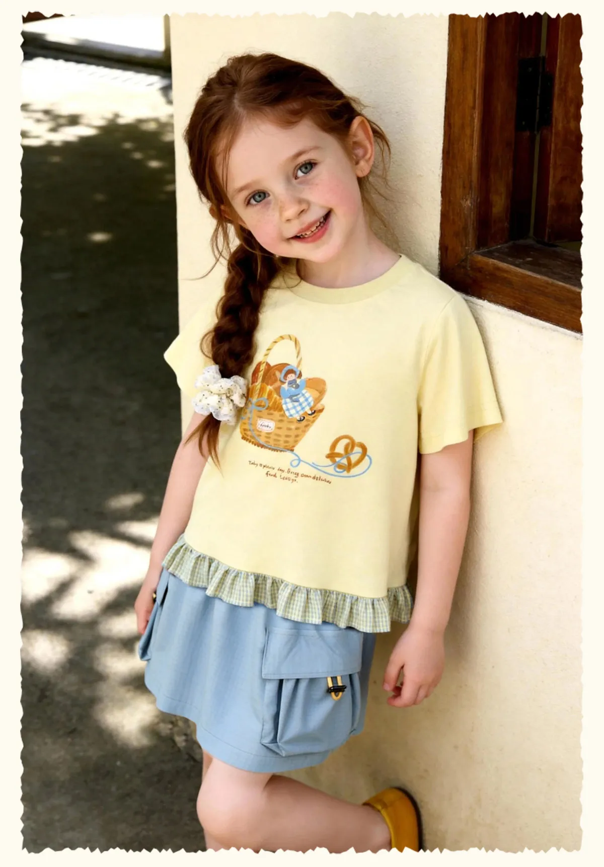 Amila 2026 Sommer-T-Shirt für Mädchen im neuen Stil mit kindlichen Illustrationen, kariertem Muster, Rüschensaum und coolen kurzen Ärmeln – Detail 12