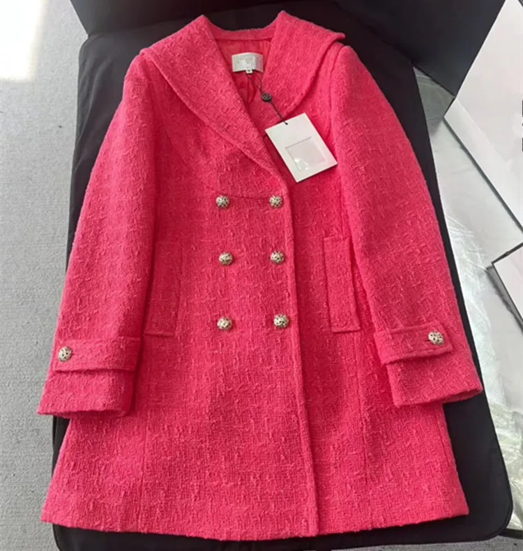 

Индивидуальный пошив: Европейская женская мода 2026, новая весенняя коллекция – Модный комплект: двубортное твидовое пальто с длинными рукавами