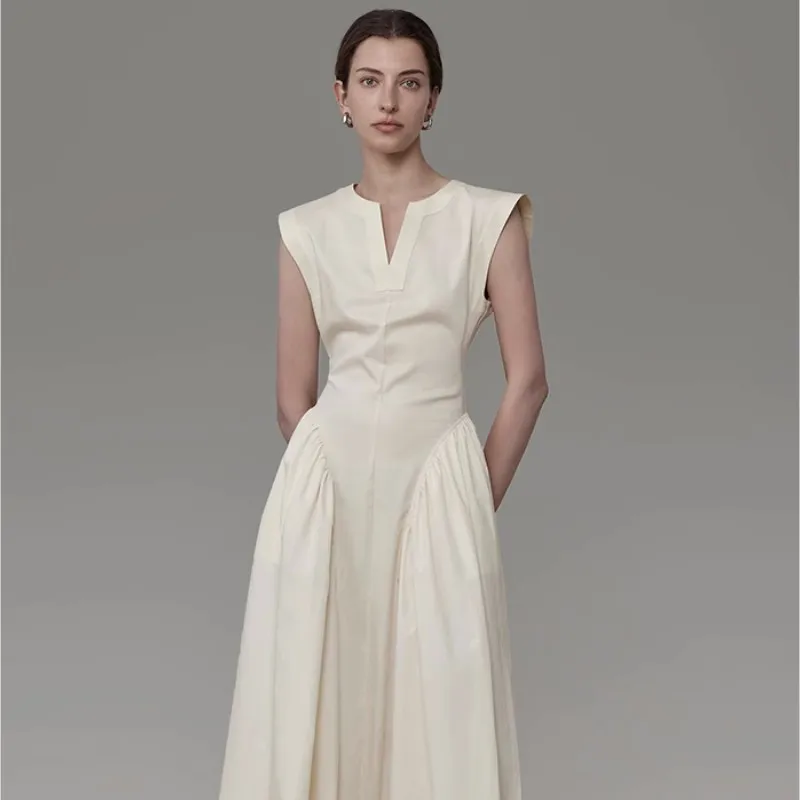 Off White Haute Couture Dress For Women'S 2023 Summer New French Design With A Touch Of Crumpled Pleats And A V-Neck Waist Up Lo