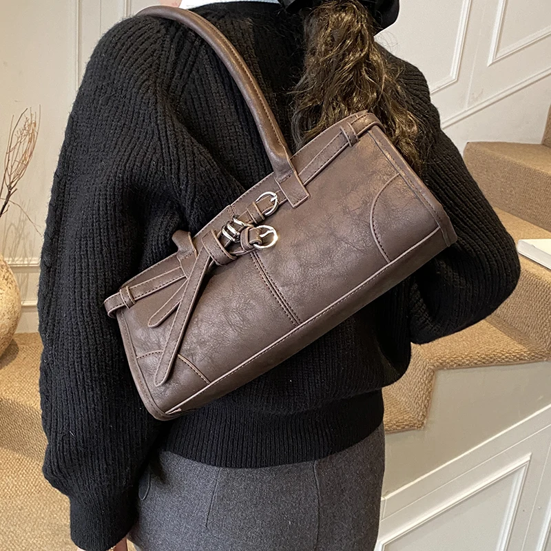 

Women's Glossy Leather Hobo Bag Metal Buckle Decor Casual Single Shoulder Crossbody Bag Fashion Daily Handbag 2026 Tote Bags