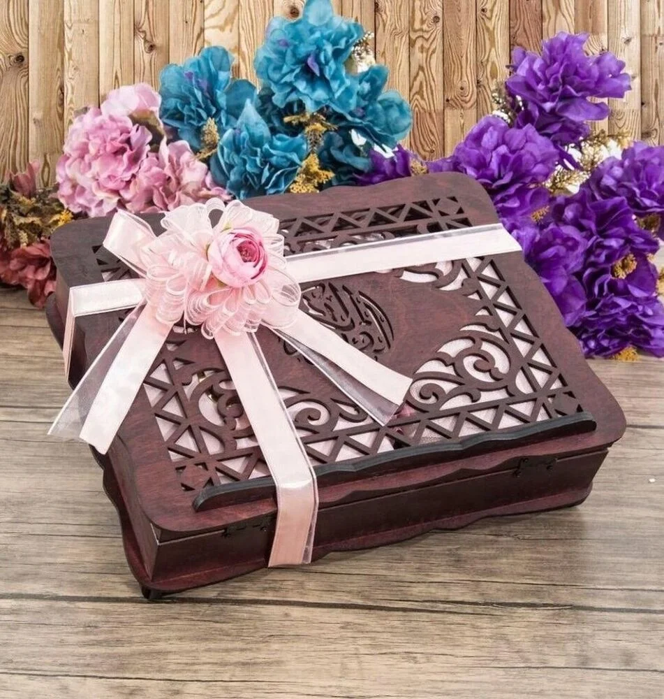 Luxury Muslim Gift Set Prayer Rug Women Shawl Velvet Covered Holy Quran Rose Tasseled Pearl Rosary Personalized Wooden Box Rahle